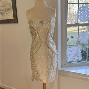 Kiribilla Elegant Cream Strapless Dress